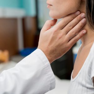 10 Signs of Thyroid Issues